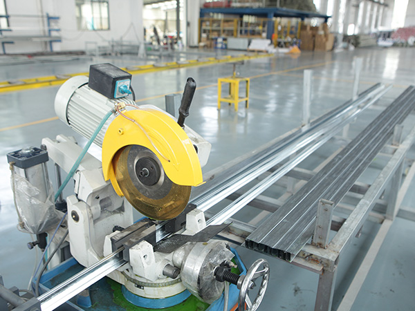 防火卷簾門加工設(shè)備