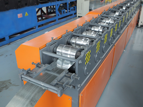 防火卷簾門生產(chǎn)線